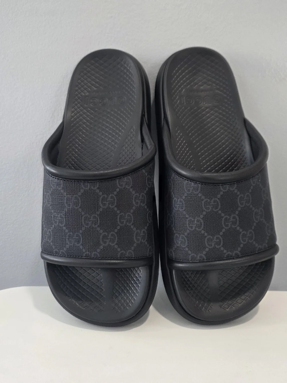Authentic (New) Gucci Men's Black GG Logo Slide Sandals Mens Sz7/womens Sz8.5